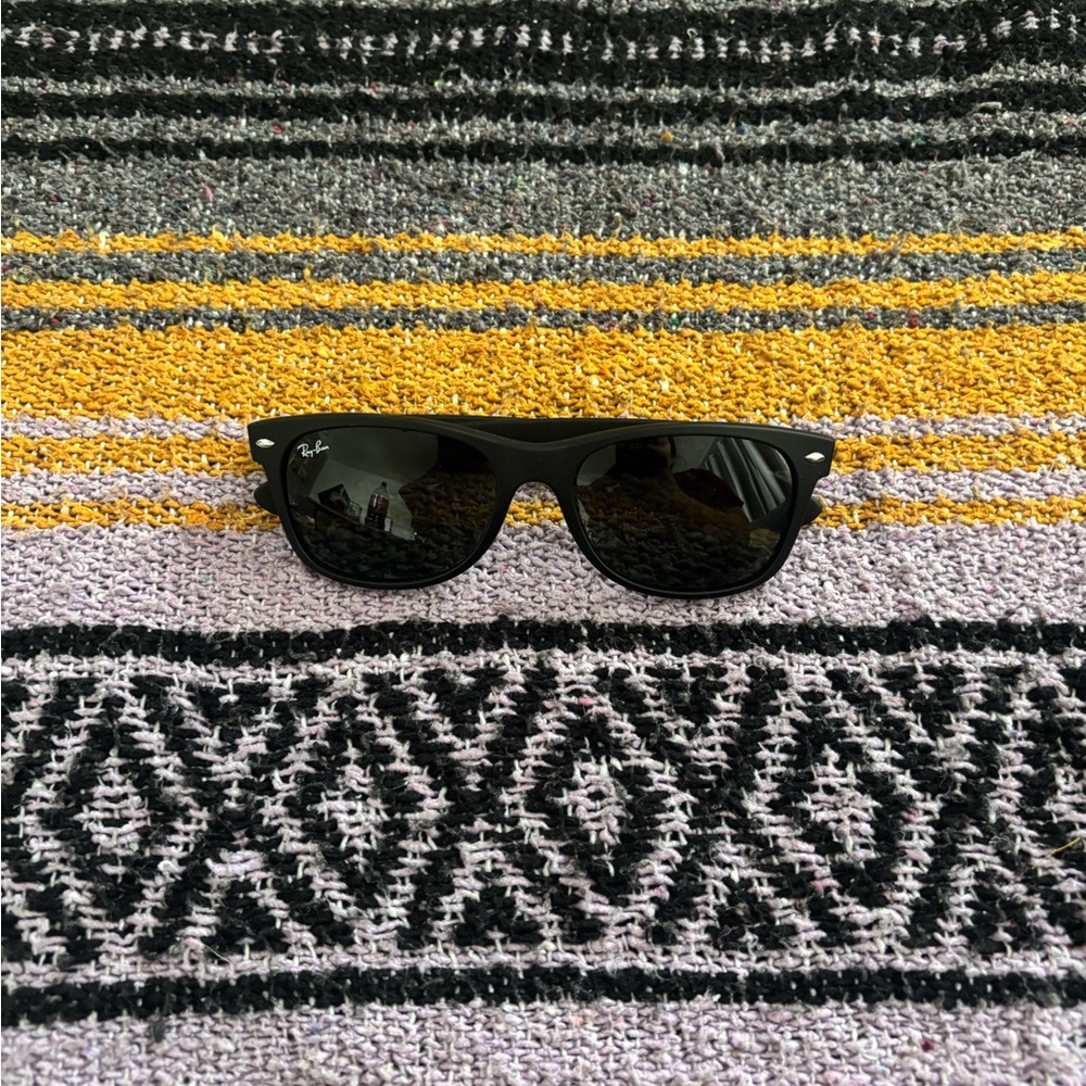 Ray-Ban Black Sunglasses New Wayfarer